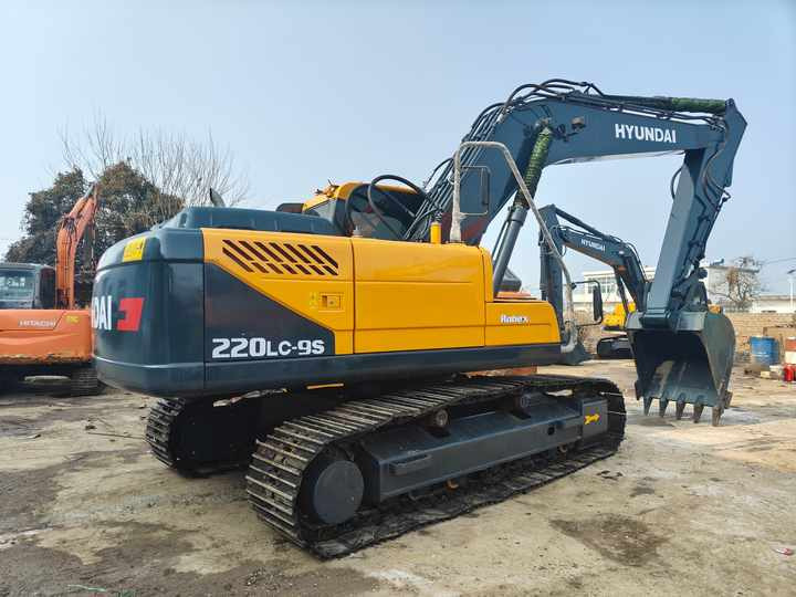 Hyundai 220LC-9S Used Excavator for Mining & Construction | Price Negotiable, Global Shipping - Excavadora de cadenas: foto 3 Hyundai 220LC-9S Used Excavator for Mining & Construction | Price Negotiable, Global Shipping - Excavadora de cadenas: foto 3