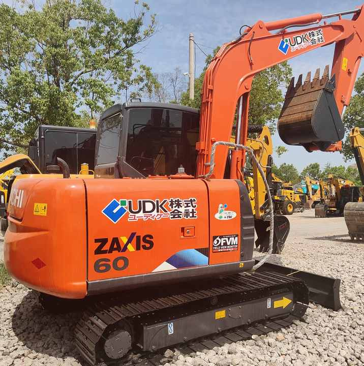 Original Japan Hitachi ZX60 Excavator Hitachi Excavator in Low Price for Hot Sale - Excavadora de cadenas: foto 1 Original Japan Hitachi ZX60 Excavator Hitachi Excavator in Low Price for Hot Sale - Excavadora de cadenas: foto 1