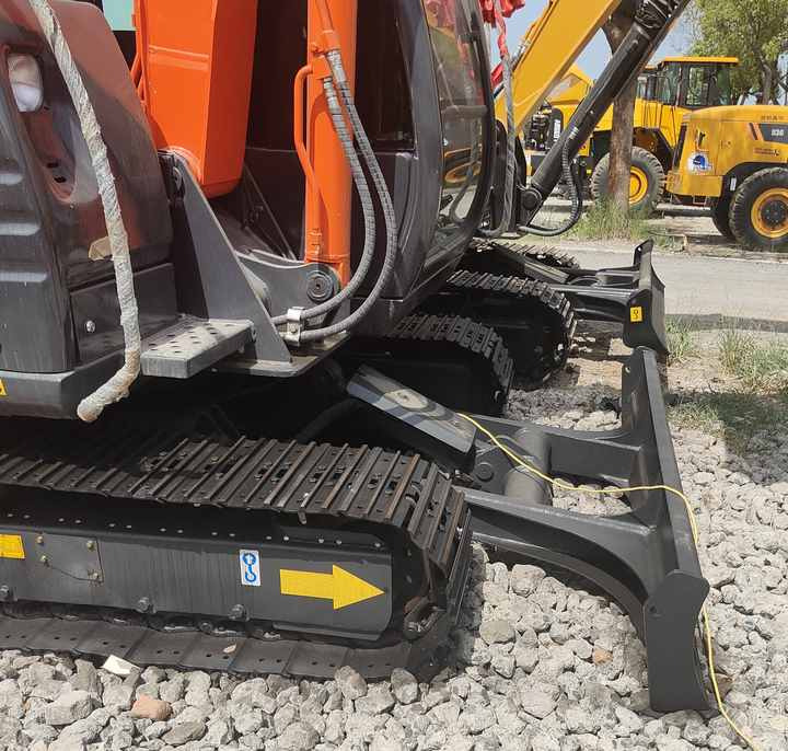 Original Japan Hitachi ZX60 Excavator Hitachi Excavator in Low Price for Hot Sale - Excavadora de cadenas: foto 5 Original Japan Hitachi ZX60 Excavator Hitachi Excavator in Low Price for Hot Sale - Excavadora de cadenas: foto 5