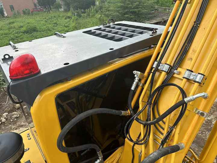 Second Hand Komatsu PC210-8 Excavator 21 Ton Crawler Excavator Japan Brand Low Price with Good Quality for SALE - Excavadora: foto 3 Second Hand Komatsu PC210-8 Excavator 21 Ton Crawler Excavator Japan Brand Low Price with Good Quality for SALE - Excavadora: foto 3