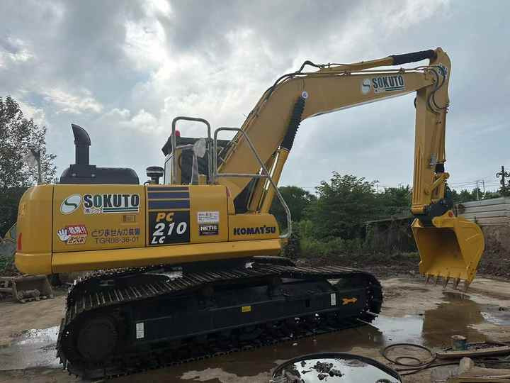 Second Hand Komatsu PC210-8 Excavator 21 Ton Crawler Excavator Japan Brand Low Price with Good Quality for SALE - Excavadora: foto 2 Second Hand Komatsu PC210-8 Excavator 21 Ton Crawler Excavator Japan Brand Low Price with Good Quality for SALE - Excavadora: foto 2