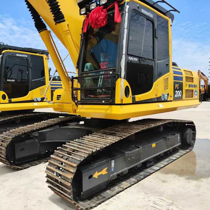 USED komatsu Pc200-8 Excavator with Good Condition for Sale - Excavadora: foto 3 USED komatsu Pc200-8 Excavator with Good Condition for Sale - Excavadora: foto 3