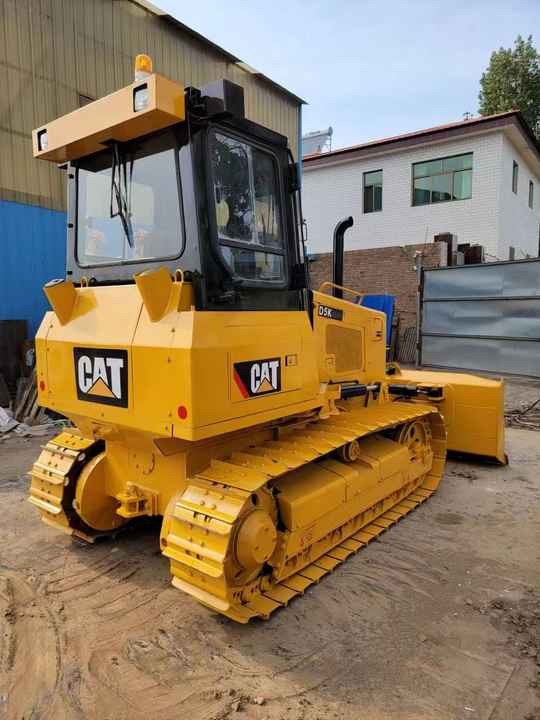 Used Caterpillar Bulldozer Used CatD5K Bulldozer Very Good Condition for Sale - Bulldozer: foto 4 Used Caterpillar Bulldozer Used CatD5K Bulldozer Very Good Condition for Sale - Bulldozer: foto 4