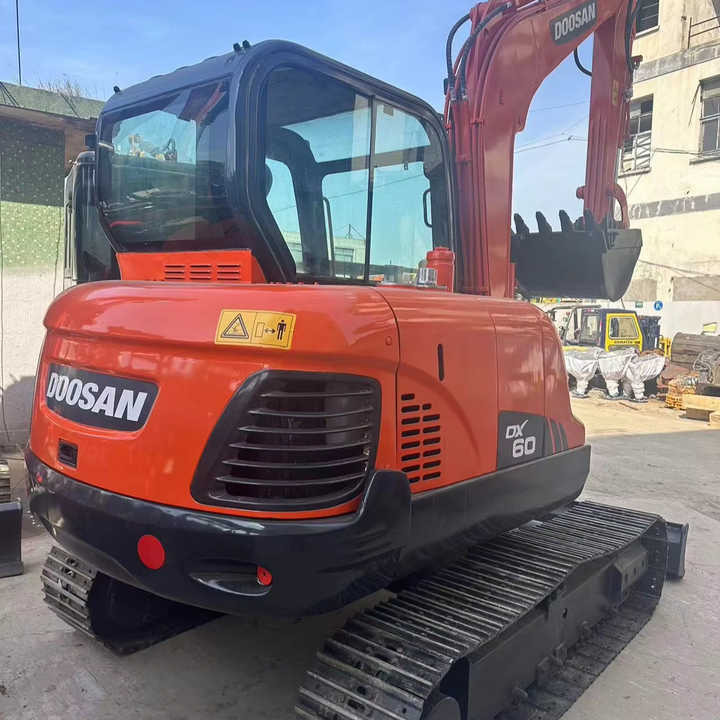 Used Digger DOOSAN DX60 Construction Machinery Construction Digger Used DOOSAN DX60 Cheap Excavator - Excavadora de cadenas: foto 1 Used Digger DOOSAN DX60 Construction Machinery Construction Digger Used DOOSAN DX60 Cheap Excavator - Excavadora de cadenas: foto 1