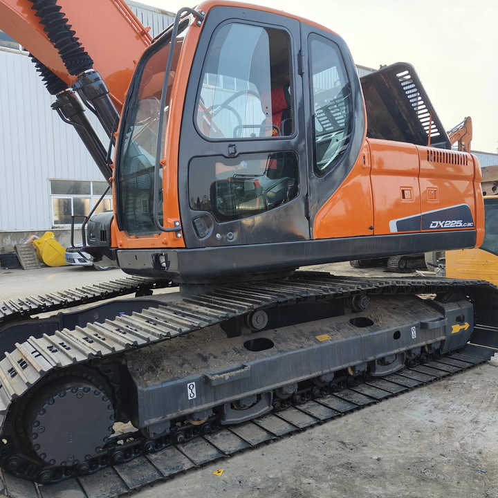 Used Excavator Doosan DX225LC-9 Excavators Mini Equipment Earth Moving Machinery Doosan Digger Excavator for Sale - Excavadora de cadenas: foto 2 Used Excavator Doosan DX225LC-9 Excavators Mini Equipment Earth Moving Machinery Doosan Digger Excavator for Sale - Excavadora de cadenas: foto 2