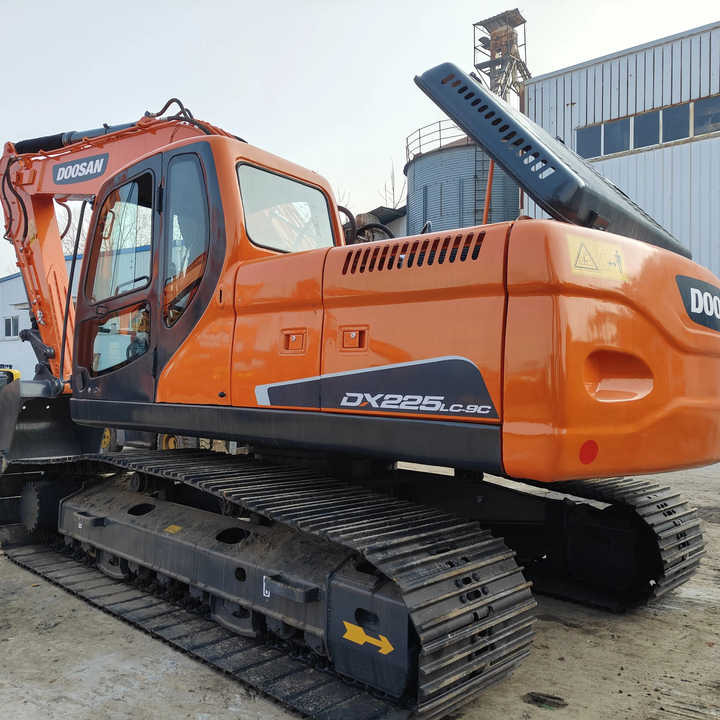 Used Excavator Doosan DX225LC-9 Excavators Mini Equipment Earth Moving Machinery Doosan Digger Excavator for Sale - Excavadora de cadenas: foto 1 Used Excavator Doosan DX225LC-9 Excavators Mini Equipment Earth Moving Machinery Doosan Digger Excavator for Sale - Excavadora de cadenas: foto 1