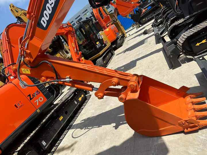 Used Excavator Doosan DX55 Excavators Mini Equipment Earth Moving Machinery Doosan Digger Excavator for Sale - Excavadora de cadenas: foto 5 Used Excavator Doosan DX55 Excavators Mini Equipment Earth Moving Machinery Doosan Digger Excavator for Sale - Excavadora de cadenas: foto 5