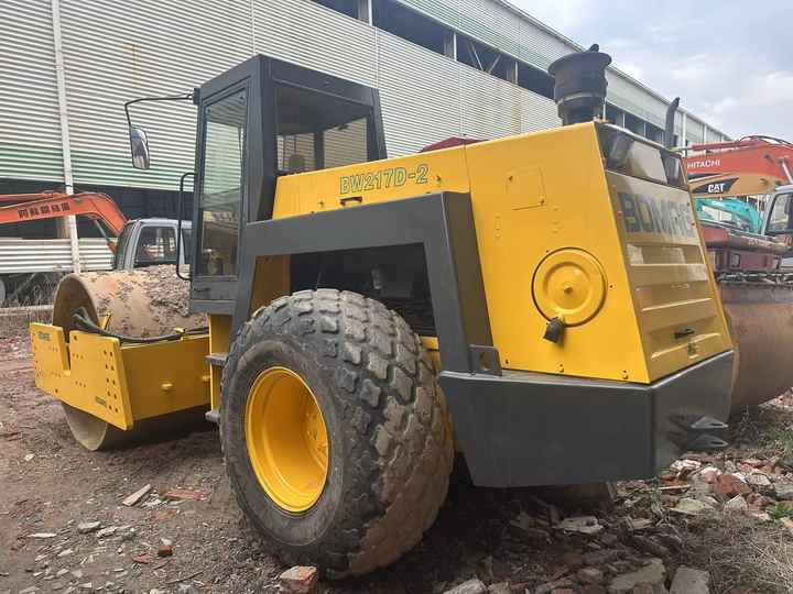 Used Heavy Construction Equipment BW217D Second Hand Road Rollers Used Machine Hot Sale - Apisonadora de asfalto: foto 3 Used Heavy Construction Equipment BW217D Second Hand Road Rollers Used Machine Hot Sale - Apisonadora de asfalto: foto 3