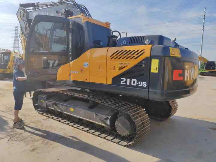 Used Hyundai210-9 21T Second Hand Korea Original Large Hot Sale - Excavadora: foto 5 Used Hyundai210-9 21T Second Hand Korea Original Large Hot Sale - Excavadora: foto 5