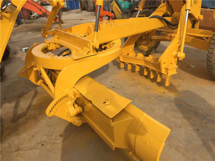 Used Komatsu GD305 Motor Grader Cheap Price Komatsu Road Grader GD305 Good Condition in China - Grader: foto 2 Used Komatsu GD305 Motor Grader Cheap Price Komatsu Road Grader GD305 Good Condition in China - Grader: foto 2