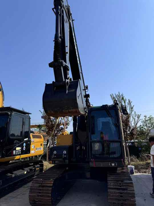 Used Volvo 14 Tonne Crawler Excavator Volvo Ec140 Excavator Good Condition Low Price Good Quality for Sale - Excavadora de cadenas: foto 5 Used Volvo 14 Tonne Crawler Excavator Volvo Ec140 Excavator Good Condition Low Price Good Quality for Sale - Excavadora de cadenas: foto 5