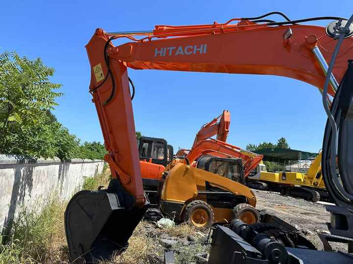Used Wheel Excavator Hitachi ZX 130W Made in Japan 13ton Hitachi Zx130w Wheel Excavator Price Used Hitachi Zx130 Excavator SALE - Excavadora: foto 3 Used Wheel Excavator Hitachi ZX 130W Made in Japan 13ton Hitachi Zx130w Wheel Excavator Price Used Hitachi Zx130 Excavator SALE - Excavadora: foto 3