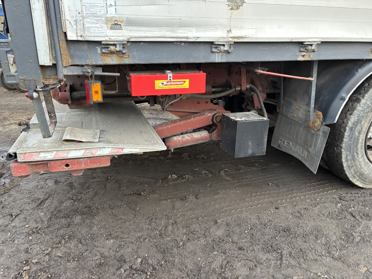 RENAULT Premium 260 - Camión lona: foto 3 RENAULT Premium 260 - Camión lona: foto 3