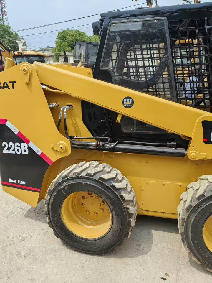 CATERPILLAR 226B - Minicargadora: foto 2 CATERPILLAR 226B - Minicargadora: foto 2