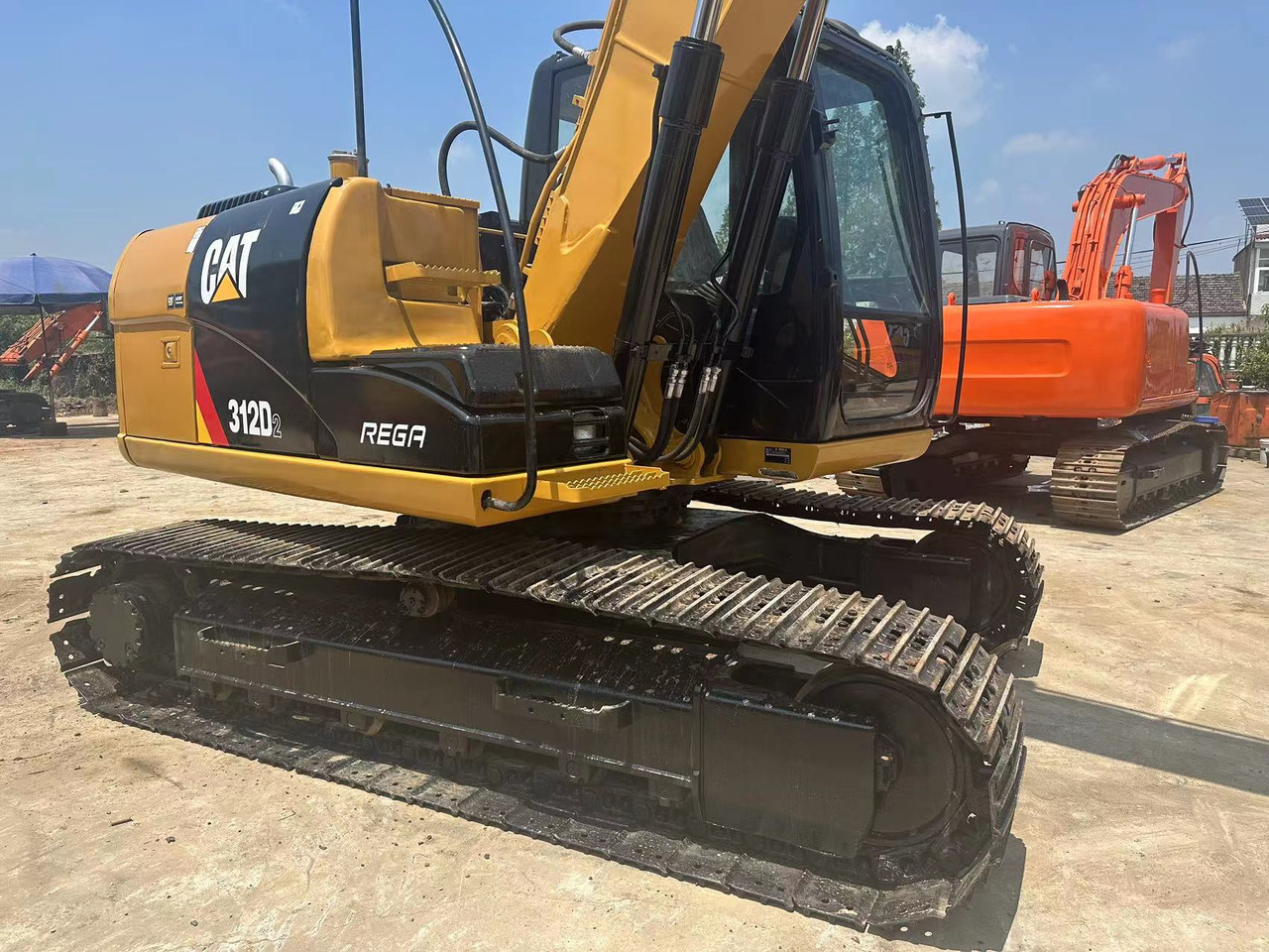 CATERPILLAR 312D2 - Miniexcavadora: foto 2 CATERPILLAR 312D2 - Miniexcavadora: foto 2