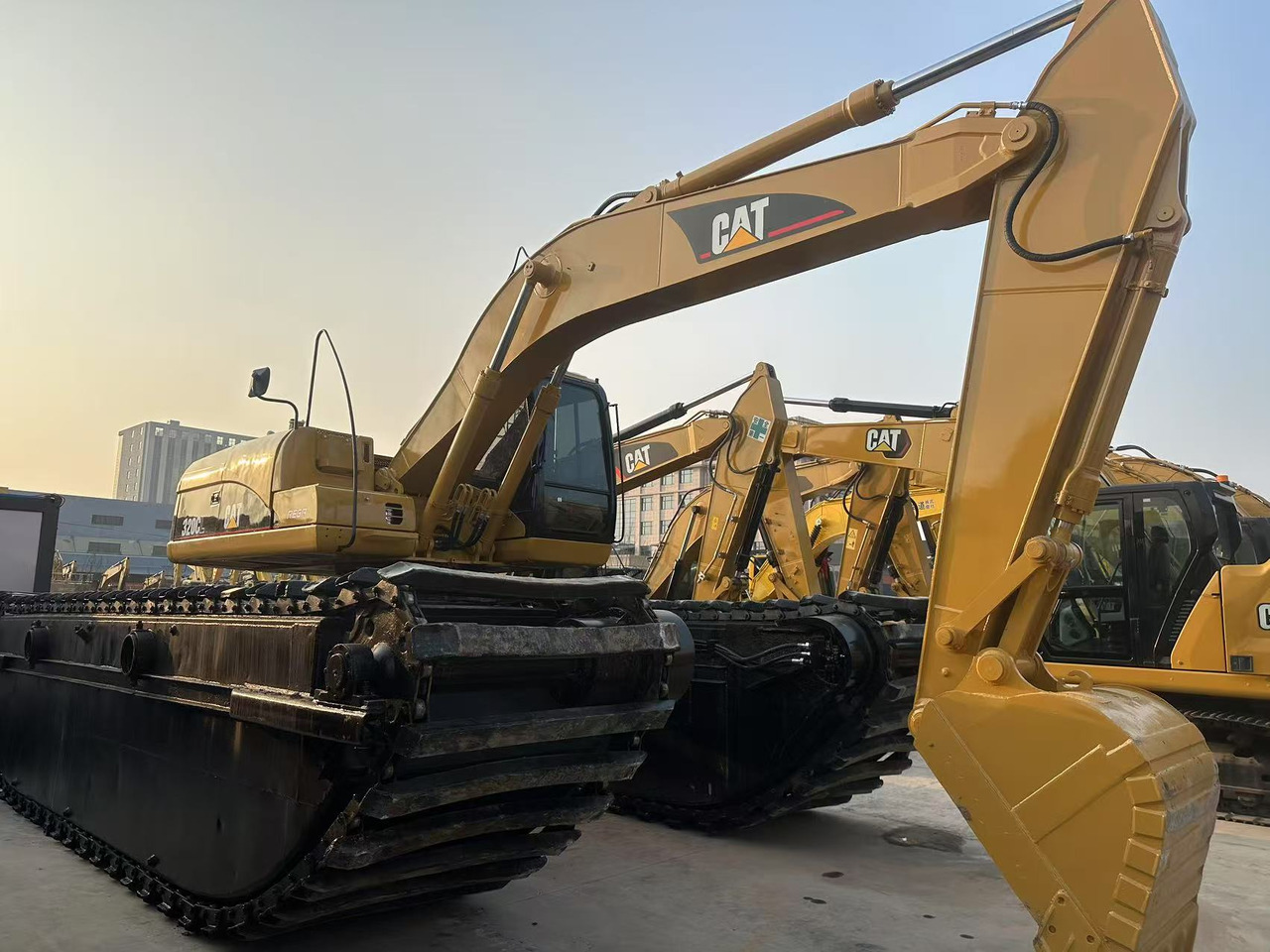 CATERPILLAR 320C - Excavadora anfibia: foto 4 CATERPILLAR 320C - Excavadora anfibia: foto 4