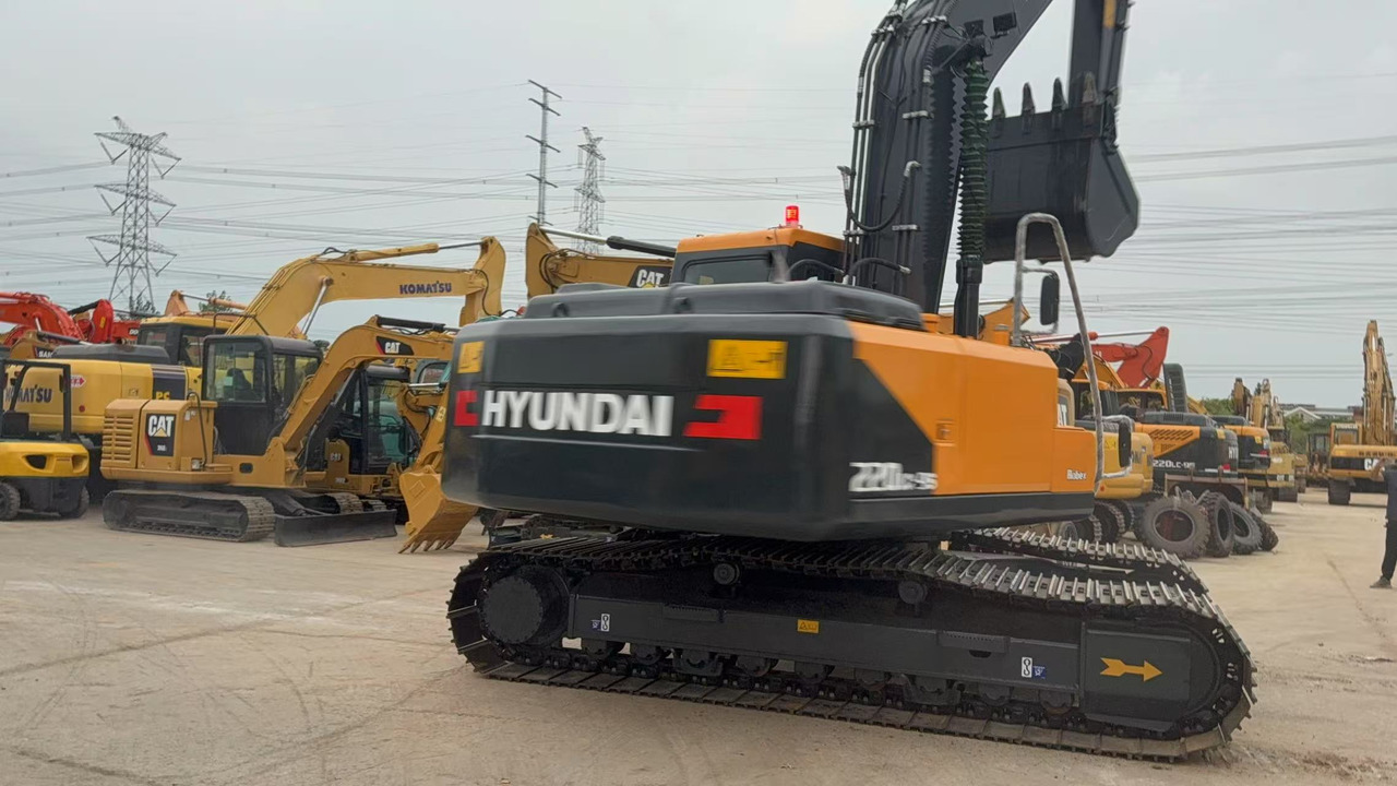 HYUNDAI R220LC-9S - Excavadora de cadenas: foto 4 HYUNDAI R220LC-9S - Excavadora de cadenas: foto 4