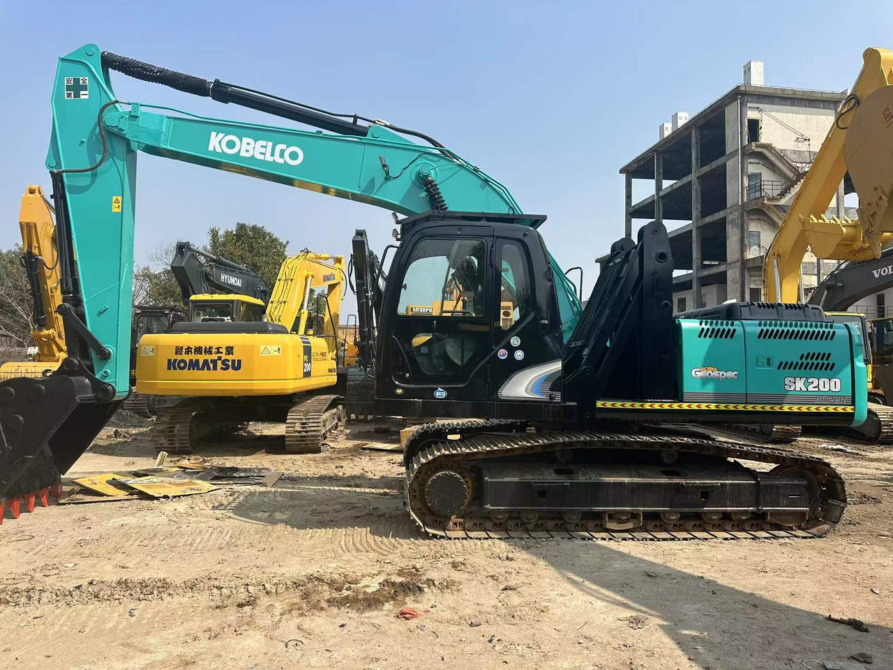 KOBELCO SK200-8 - Excavadora de cadenas: foto 1 KOBELCO SK200-8 - Excavadora de cadenas: foto 1