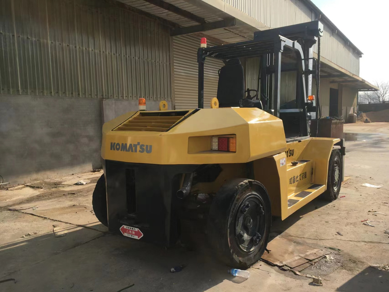 KOMATSU 15-ton - Carretilla elevadora diésel: foto 1 KOMATSU 15-ton - Carretilla elevadora diésel: foto 1
