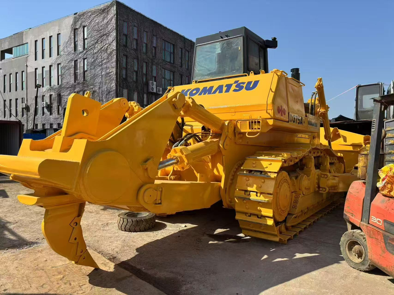 KOMATSU D375 - Bulldozer: foto 1 KOMATSU D375 - Bulldozer: foto 1