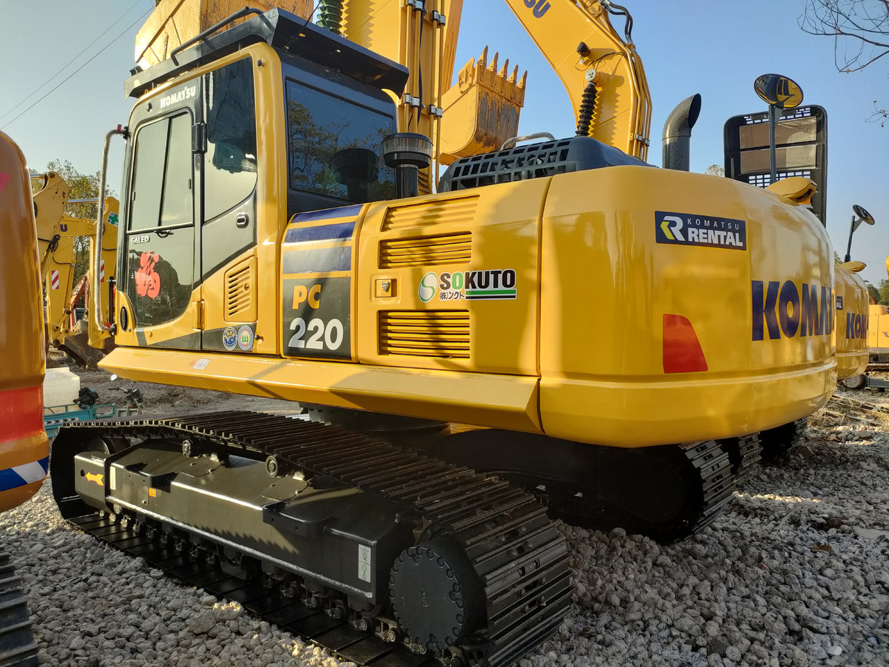 KOMATSU PC220-8 - Excavadora de cadenas: foto 1 KOMATSU PC220-8 - Excavadora de cadenas: foto 1