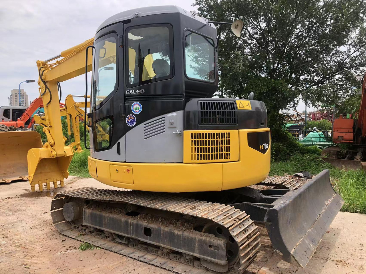 KOMATSU PC70-8 - Miniexcavadora: foto 2 KOMATSU PC70-8 - Miniexcavadora: foto 2