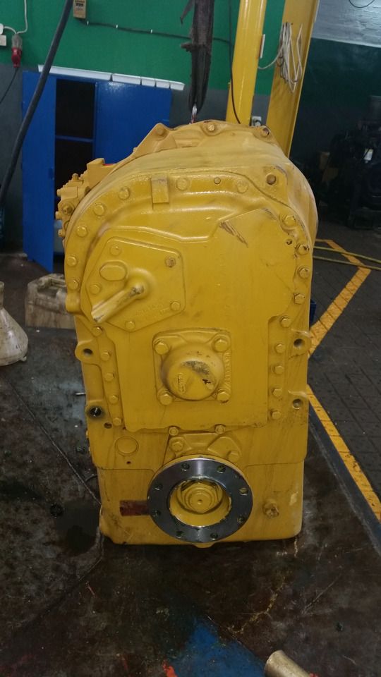 Skrzynia biegów Clark R28000 do Clark R24000, R28000, R32000, R34000, R36000 - Caja de cambios para Maquinaria de construcción: foto 2 Skrzynia biegów Clark R28000 do Clark R24000, R28000, R32000, R34000, R36000 - Caja de cambios para Maquinaria de construcción: foto 2