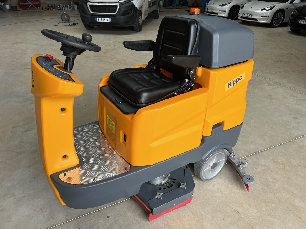 HIPPO AR-X9 - Barredora vial: foto 5 HIPPO AR-X9 - Barredora vial: foto 5