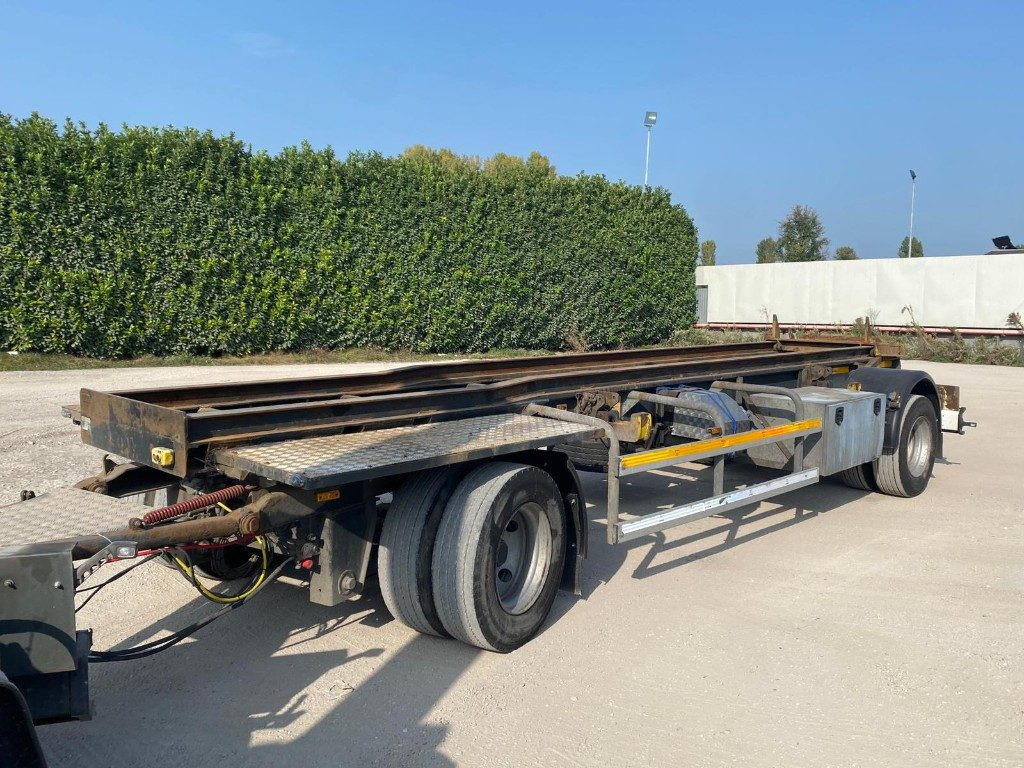 CARDI RIMORCHIO CARDI SCARRABILE PNEUMATICO - Remolque multilift/ Portacontenedores de cadenas: foto 3 CARDI RIMORCHIO CARDI SCARRABILE PNEUMATICO - Remolque multilift/ Portacontenedores de cadenas: foto 3