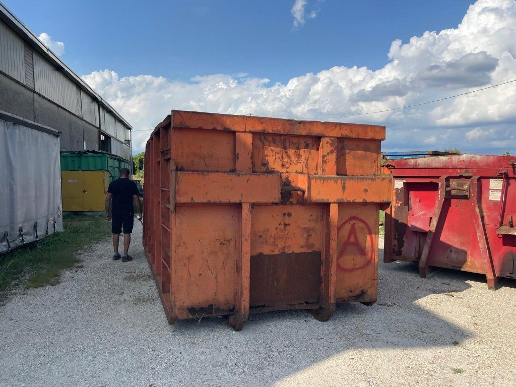 CONTAINER SCARRABILE USATO A CIELO APERTO - Contenedor de gancho: foto 4 CONTAINER SCARRABILE USATO A CIELO APERTO - Contenedor de gancho: foto 4