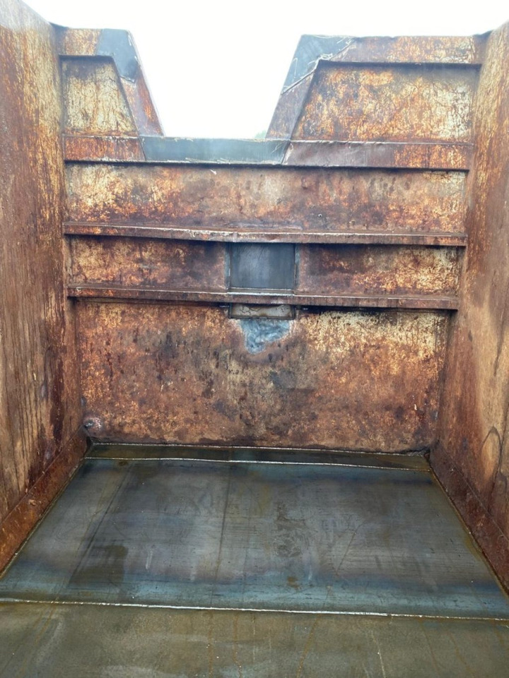 CONTAINER SCARRABILE USATO A CIELO APERTO - Contenedor de gancho: foto 5 CONTAINER SCARRABILE USATO A CIELO APERTO - Contenedor de gancho: foto 5