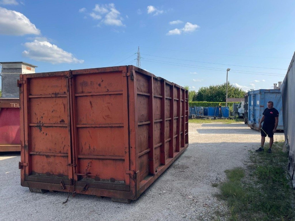 CONTAINER SCARRABILE USATO A CIELO APERTO - Contenedor de gancho: foto 3 CONTAINER SCARRABILE USATO A CIELO APERTO - Contenedor de gancho: foto 3