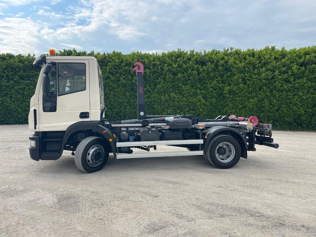 IVECO EUROCARGO 120E22 SCARRABILE - Camión multibasculante: foto 2 IVECO EUROCARGO 120E22 SCARRABILE - Camión multibasculante: foto 2