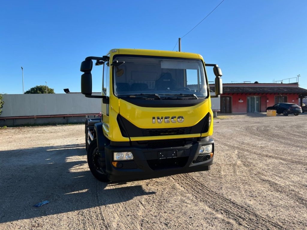 Camión multibasculante IVECO EUROCARGO 180EL28 SCARRABILE: foto 10