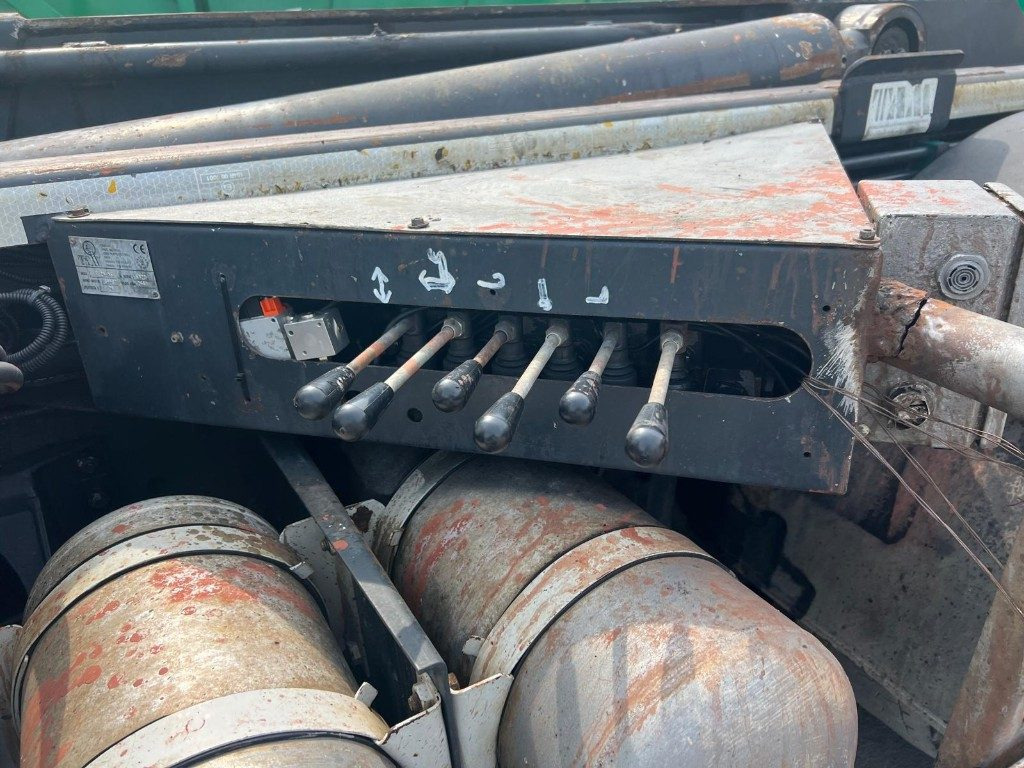 IVECO STRALIS AS260S 50Y SCARRABILE - Camión multibasculante: foto 5 IVECO STRALIS AS260S 50Y SCARRABILE - Camión multibasculante: foto 5