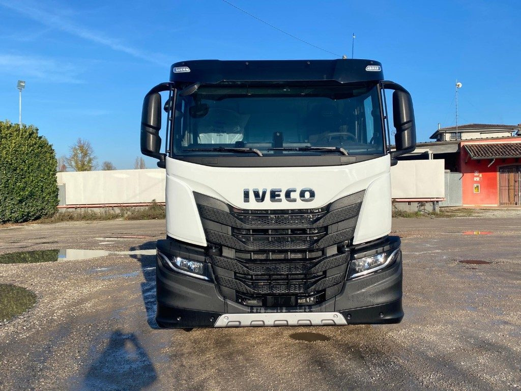 IVECO X-WAY AD280X48 NUOVO SCARRABILE PASSO 4500 - Camión multibasculante: foto 2 IVECO X-WAY AD280X48 NUOVO SCARRABILE PASSO 4500 - Camión multibasculante: foto 2