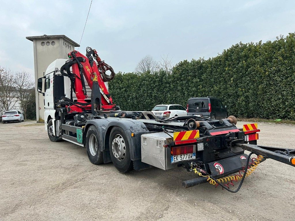 MAN TGX 26.480 SCARRABILE CON GRU - Camión multibasculante, Camión grúa: foto 5 MAN TGX 26.480 SCARRABILE CON GRU - Camión multibasculante, Camión grúa: foto 5