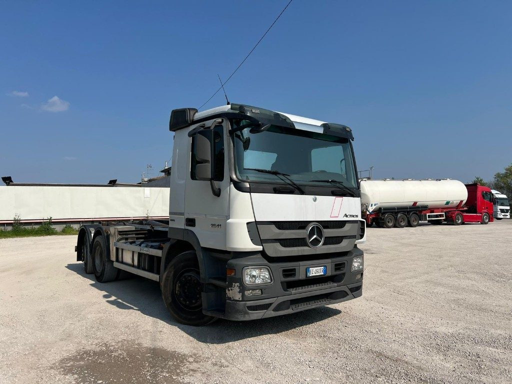 MERCEDES-BENZ MERCEDES ACTROS 25.41 SCARRABILE - Camión multibasculante: foto 2 MERCEDES-BENZ MERCEDES ACTROS 25.41 SCARRABILE - Camión multibasculante: foto 2