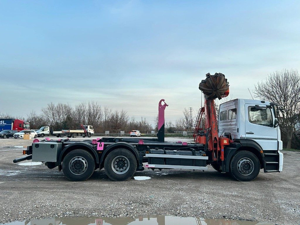 Camión multibasculante MERCEDES-BENZ MERCEDES AXOR 2533 SCARRABILE CON GRU E POLIPO: foto 6 Camión multibasculante MERCEDES-BENZ MERCEDES AXOR 2533 SCARRABILE CON GRU E POLIPO: foto 6