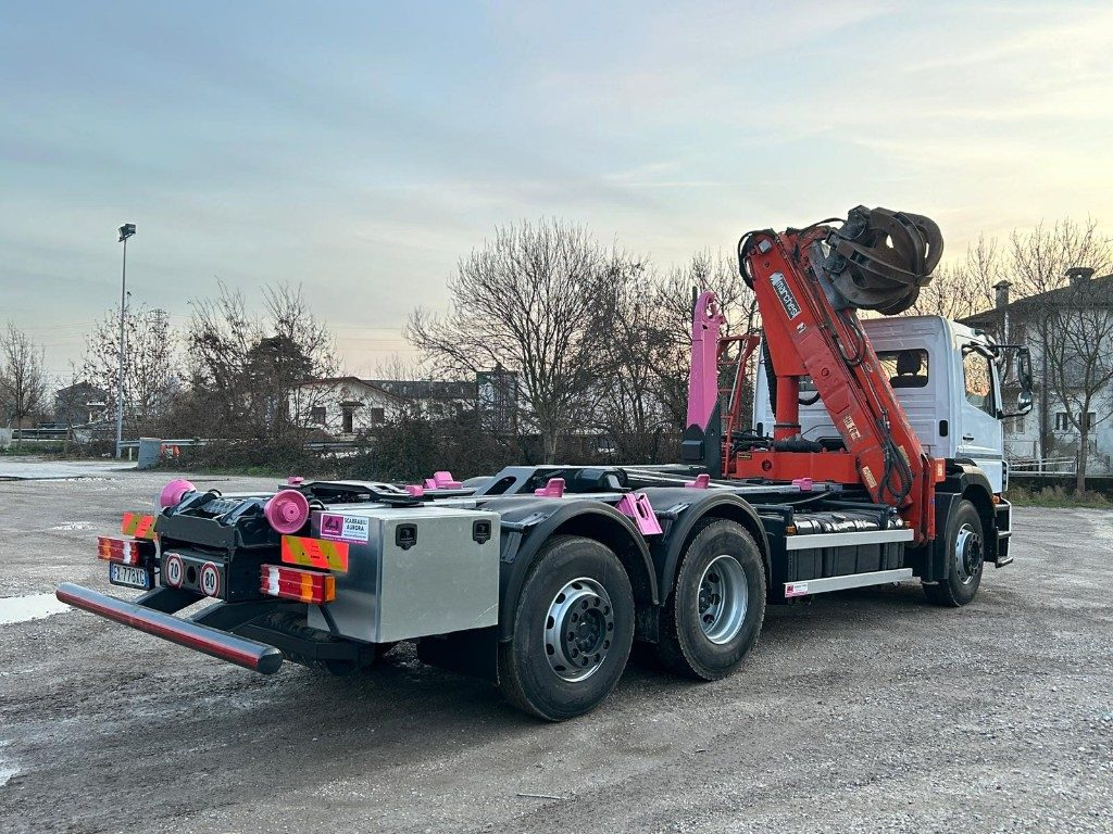 Camión multibasculante MERCEDES-BENZ MERCEDES AXOR 2533 SCARRABILE CON GRU E POLIPO: foto 7 Camión multibasculante MERCEDES-BENZ MERCEDES AXOR 2533 SCARRABILE CON GRU E POLIPO: foto 7