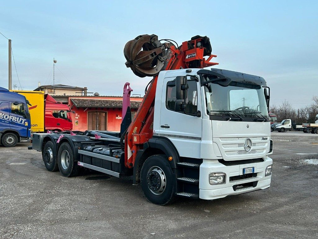 Camión multibasculante MERCEDES-BENZ MERCEDES AXOR 2533 SCARRABILE CON GRU E POLIPO: foto 8 Camión multibasculante MERCEDES-BENZ MERCEDES AXOR 2533 SCARRABILE CON GRU E POLIPO: foto 8