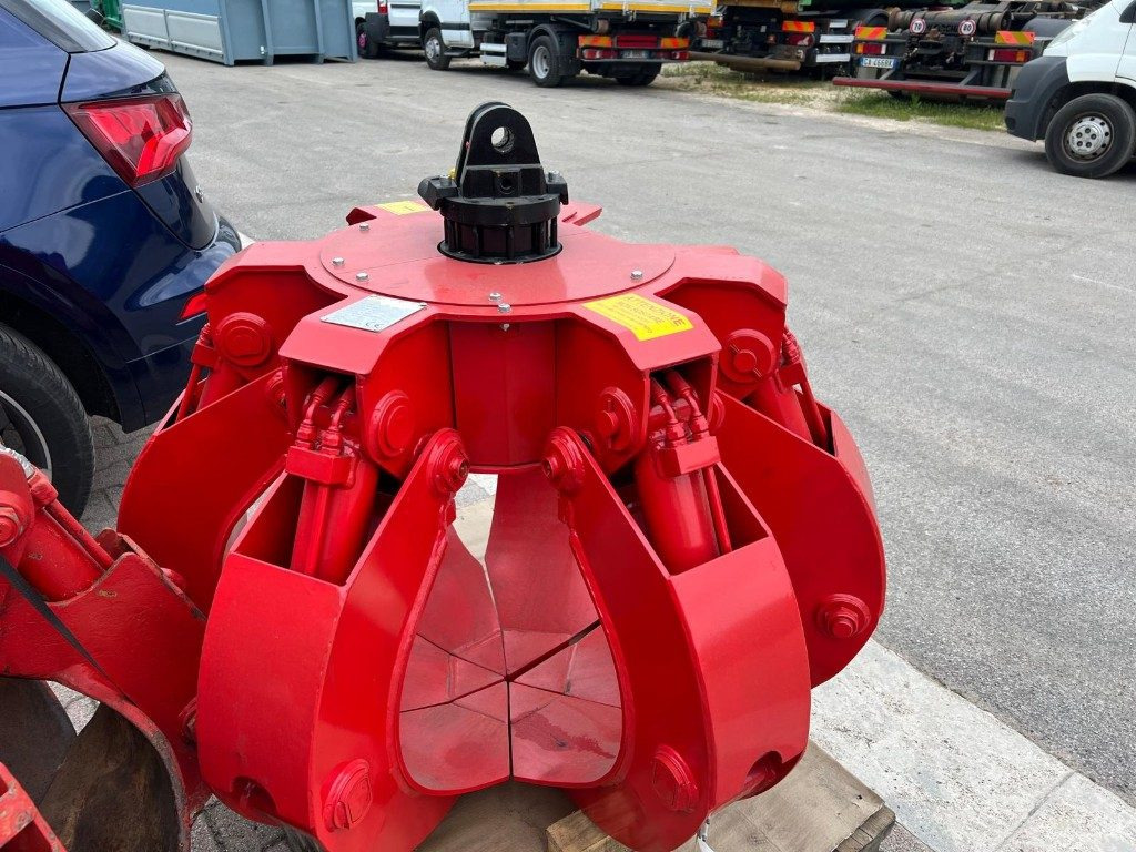 POLIPO NUOVO A 6 PALE CON ROTORE - Pinza de manipulación: foto 1 POLIPO NUOVO A 6 PALE CON ROTORE - Pinza de manipulación: foto 1