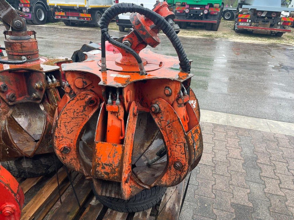 POLIPO USATO IDROBENNE 6 PALE - Pinza de manipulación: foto 1 POLIPO USATO IDROBENNE 6 PALE - Pinza de manipulación: foto 1