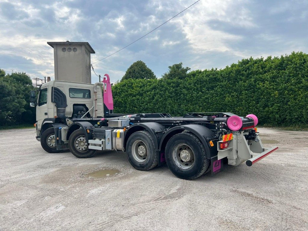 VOLVO FM480 SCARRABILE 8X4 - Camión multibasculante: foto 3 VOLVO FM480 SCARRABILE 8X4 - Camión multibasculante: foto 3