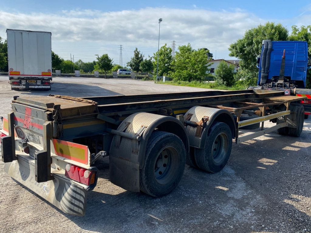 Remolque multilift/ Portacontenedores de cadenas ZORZI 26 R 070 19 A SCARRABILE BALESTRATO: foto 7