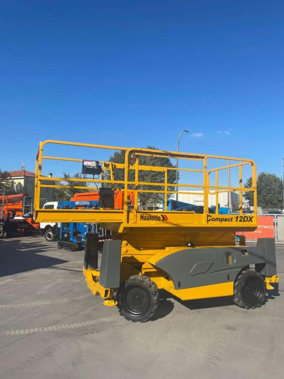 Haulotte COMPACT 12DX - Plataforma de tijeras: foto 1 Haulotte COMPACT 12DX - Plataforma de tijeras: foto 1