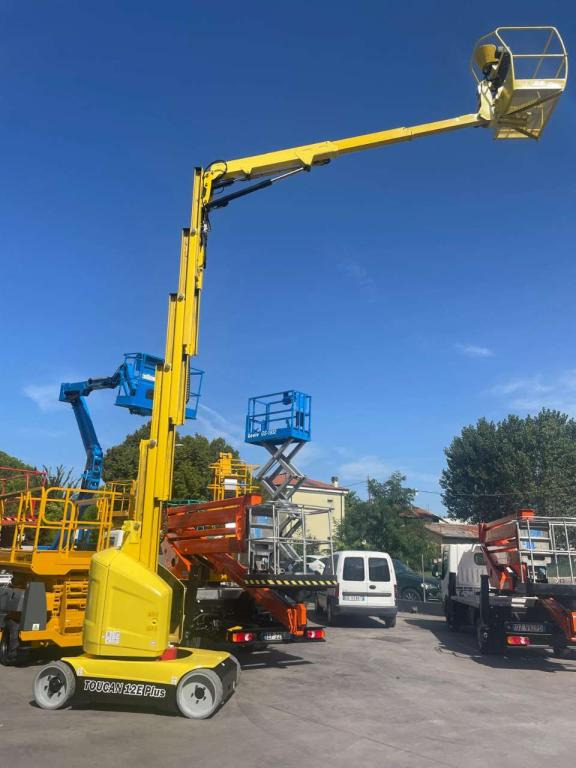 JLG TOUCAN 12E PLUS - Plataforma de mástil vertical: foto 2 JLG TOUCAN 12E PLUS - Plataforma de mástil vertical: foto 2