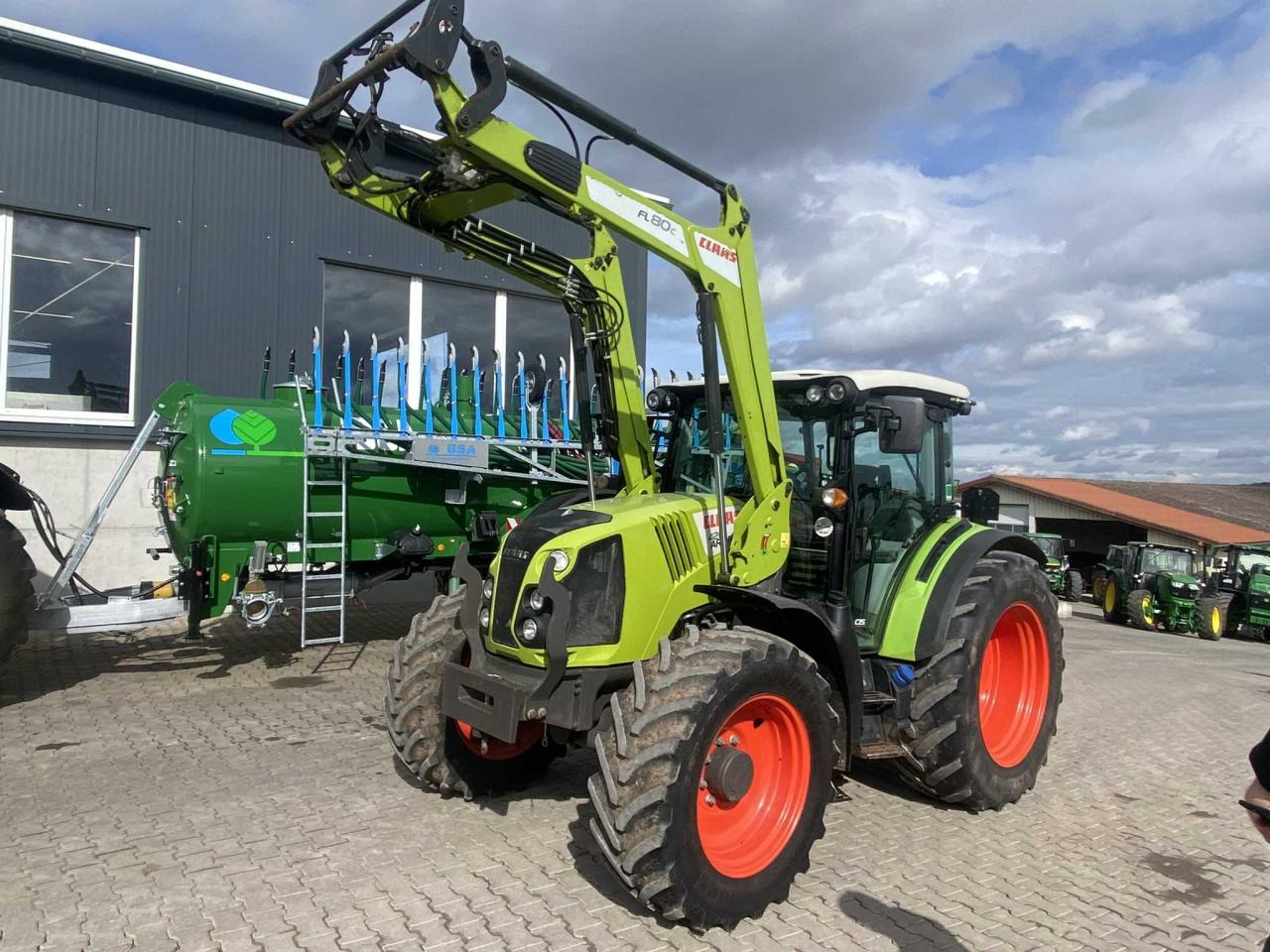 CLAAS Arion 420 - Tractor: foto 1 CLAAS Arion 420 - Tractor: foto 1