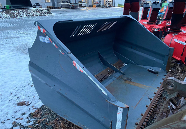 Siljum MekanPolannekauha 3,8m3 - Cazo cargador: foto 2 Siljum MekanPolannekauha 3,8m3 - Cazo cargador: foto 2