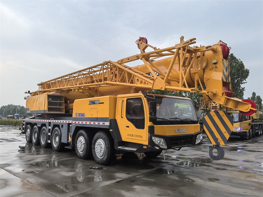 XCMG QY100K QY130K QY160K QAY200 QAY240 QAY300 QAY350 used truck crane - Autogrúa: foto 1 XCMG QY100K QY130K QY160K QAY200 QAY240 QAY300 QAY350 used truck crane - Autogrúa: foto 1